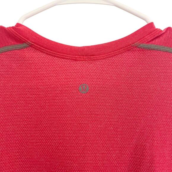Lululemon Men’s Short Sleeve Athletic Shirt Pink Size Medium 660M - Picture 4 of 7